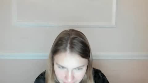 ninarihh online show from 11.20.25