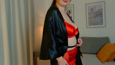 Snapshot of ninarivers_ chatting on 11.21.25 Nina online show from 11.21.25