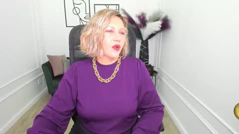 ninastarle online show from 11.05.25