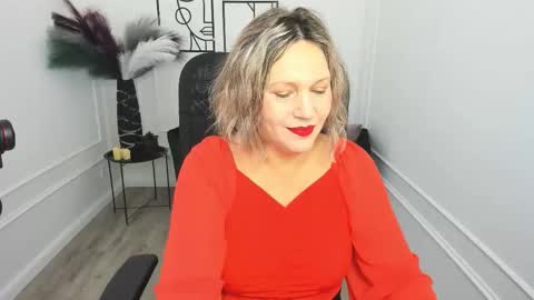 ninastarle online show from 11.15.25