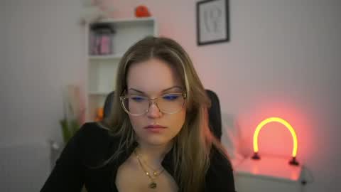 NinaViety online show from 05.21.26