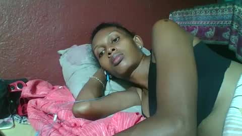 Snapshot of ninie246746 chatting on 02.25.25 ninie246746 online show from 02.25.25