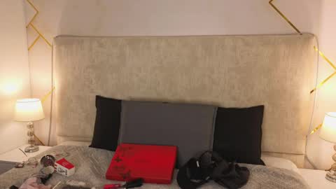 nioki_ online show from 04.04.26