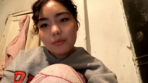 Snapshot of nitadecember chatting on 12.15.25 Molly online show from 12.15.25