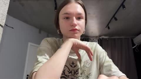 Tears Lora online show from 09.19.25