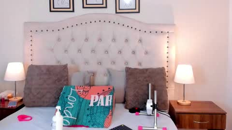 NATHALIA MORENO online show from 11.08.25