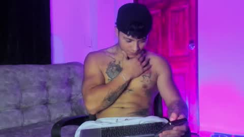 noah_223 online show from 12.16.25