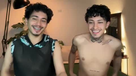 Snapshot of noah_and_steven chatting on 05.22.26 noah_and_steven online show from 05.22.26