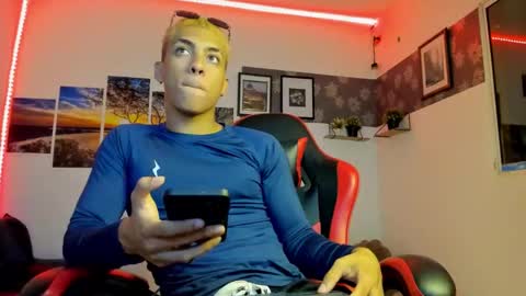 Snapshot of noah_flynn1 chatting on 10.04.25 noah_flynn1 online show from 10.04.25