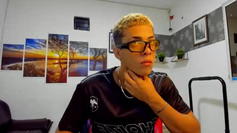 Snapshot of noah_flynn1 chatting on 11.07.25 noah_flynn1 online show from 11.07.25