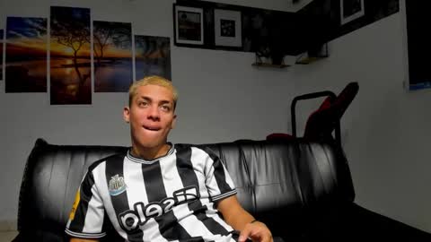 Snapshot of noah_flynn1 chatting on 11.26.25 noah_flynn1 online show from 11.26.25