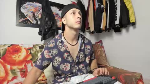 Snapshot of noah_happy07 chatting on 11.19.25 Noah online show from 11.19.25