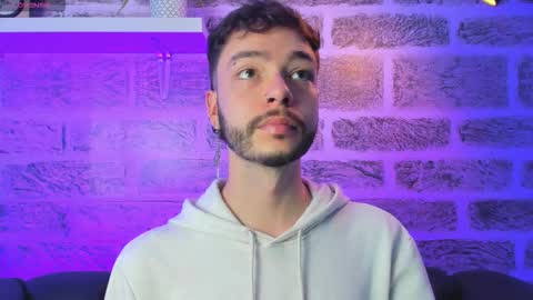 Snapshot of noah_ricci_ chatting on 12.01.25 online show from 12.01.25