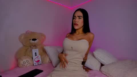 Snapshot of noah_russel chatting on 12.02.25 Noah online show from 12.02.25