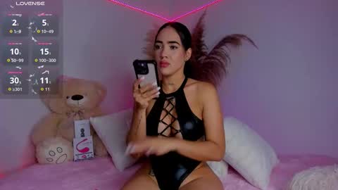 Snapshot of noah_russel chatting on 12.16.25 Noah online show from 12.16.25