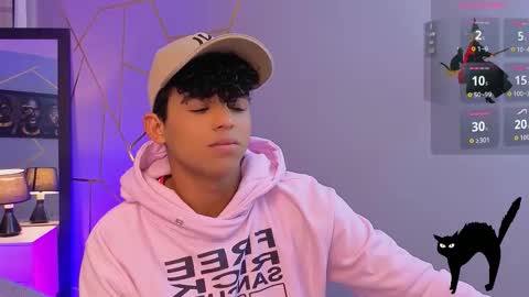 Snapshot of noah_smith04 chatting on 10.27.25 noah_smith04 online show from 10.27.25