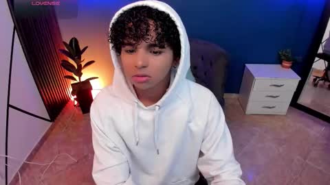 Snapshot of noah_smith04 chatting on 11.05.25 noah_smith04 online show from 11.05.25