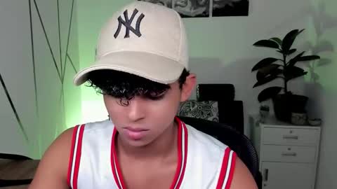 Snapshot of noah_smith04 chatting on 11.11.25 noah_smith04 online show from 11.11.25