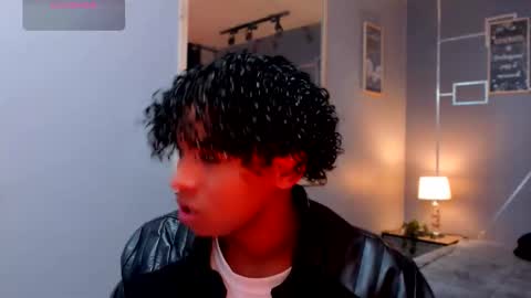 Snapshot of noah_smith04 chatting on 12.01.25 noah_smith04 online show from 12.01.25