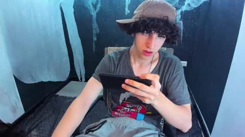 Snapshot of noah_sokolov chatting on 10.18.25 noah_sokolov online show from 10.18.25