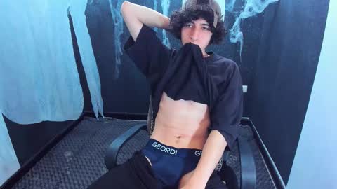 Snapshot of noah_sokolov chatting on 10.29.25 noah_sokolov online show from 10.29.25