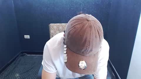 Snapshot of noah_sokolov chatting on 11.08.25 noah_sokolov online show from 11.08.25