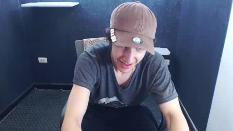 Snapshot of noah_sokolov chatting on 11.22.25 noah_sokolov online show from 11.22.25