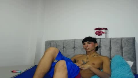 noah_twinks online show from 06.25.26