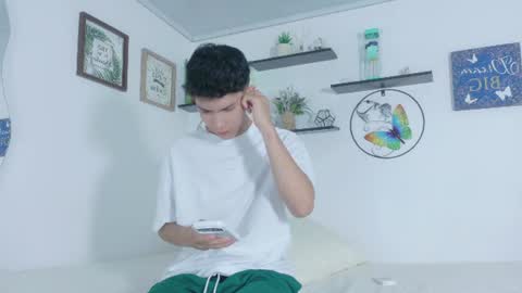noah tyler  online show from 07.08.26