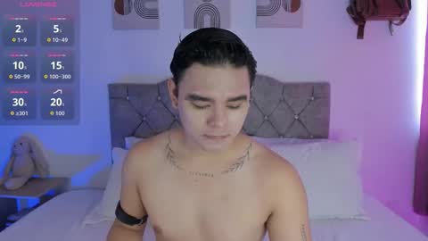 NoahVence online show from 02.10.26