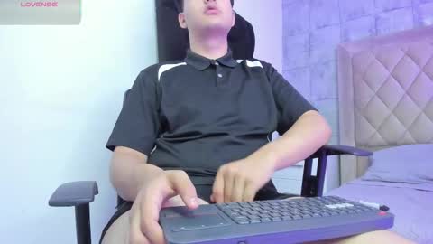 Snapshot of noahwolff_ chatting on 02.07.26 Noah online show from 02.07.26