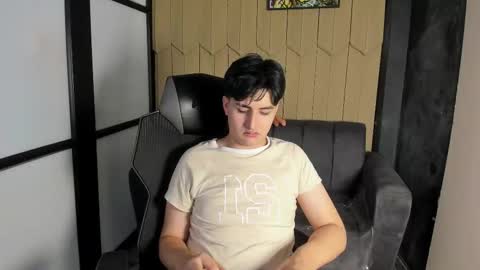 Snapshot of noahwolff_ chatting on 02.10.26 Noah online show from 02.10.26