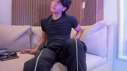 Snapshot of noahx_valko chatting on 12.14.25 noahx_valko online show from 12.14.25