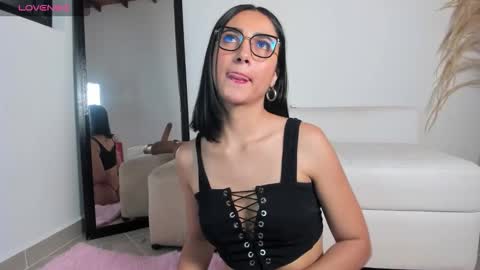 Snapshot of noami_rose chatting on 09.23.25 Noami Rose online show from 09.23.25