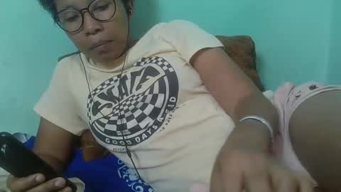 Snapshot of noella711128 chatting on 12.15.25 noella711128 online show from 12.15.25