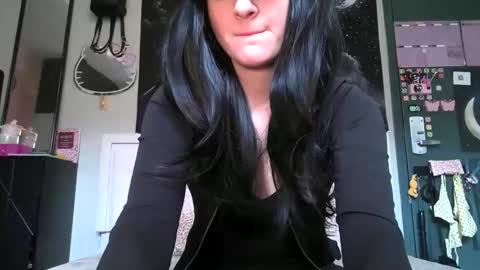 Noelle online show from 05.05.26