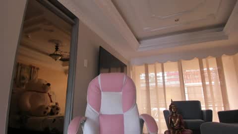 Snapshot of noemibcnz chatting on 02.06.26 In instagram dayhannanoemi online show from 02.06.26