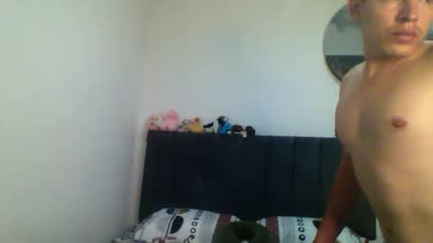 Snapshot of noha_free chatting on 10.27.25 Noha online show from 10.27.25