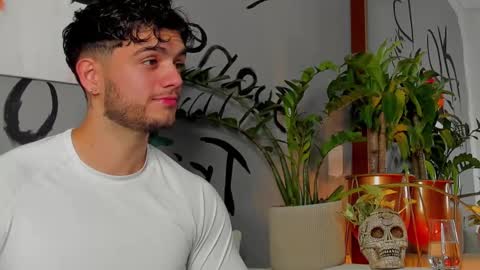 Snapshot of noha_miler chatting on 02.11.25 kevin online show from 02.11.25