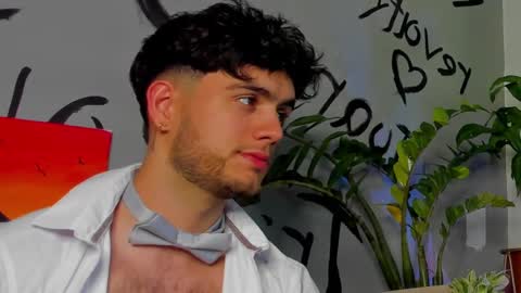 Snapshot of noha_miler chatting on 03.12.25 kevin online show from 03.12.25