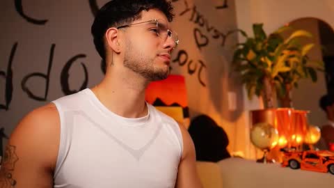 Snapshot of noha_miler chatting on 10.14.25 kevin online show from 10.14.25