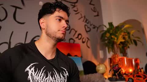 Snapshot of noha_miler chatting on 10.16.25 kevin online show from 10.16.25