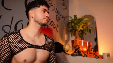 Snapshot of noha_miler chatting on 10.18.25 kevin online show from 10.18.25