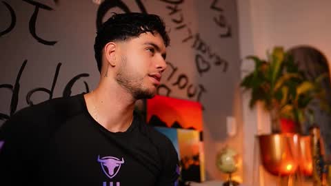 Snapshot of noha_miler chatting on 11.05.25 kevin online show from 11.05.25