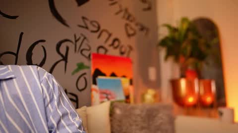 Snapshot of noha_miler chatting on 11.21.25 kevin online show from 11.21.25