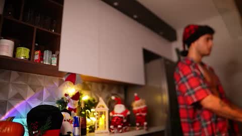 Snapshot of noha_miler chatting on 12.13.25 kevin online show from 12.13.25