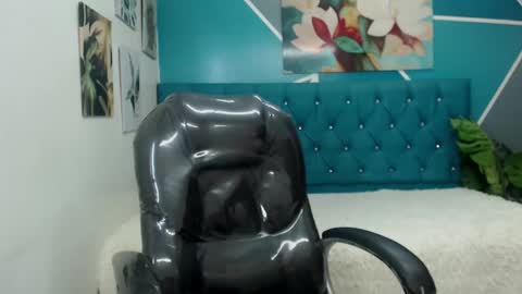 Noha Scott online show from 02.20.25