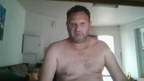 Snapshot of nollie244 chatting on 01.11.25 Nollie online show from 01.11.25