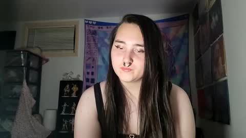 Snapshot of nonbinarybeauty20 chatting on 02.13.25 nonbinarybeauty20 online show from 02.13.25