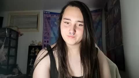 Snapshot of nonbinarybeauty20 chatting on 02.21.25 nonbinarybeauty20 online show from 02.21.25